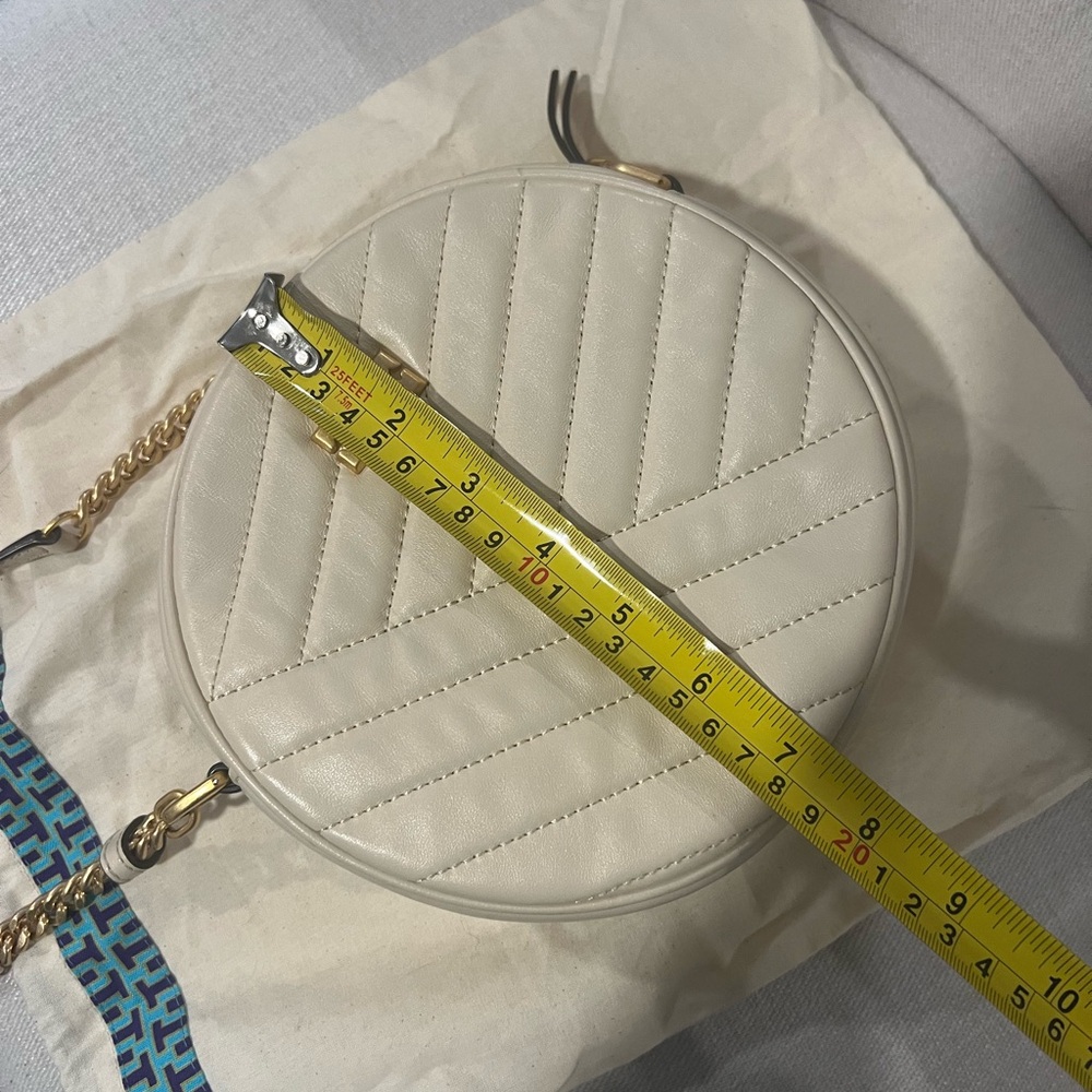 🤍💛Tory Burch Kira Chevron Circle Bag 💛🤍 - Picture 4 of 16